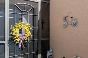 6725 41st St Cir E, Sarasota, FL 34243 - Photo 2