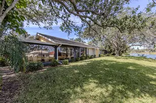 268 Southampton Dr, Venice, FL 34293 - Photo 8