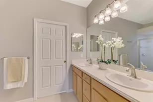9349 Carnaby Dr, Venice, FL 34293 - Photo 38