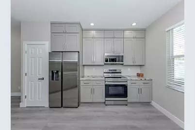3941 Yellowstone Circle, Sarasota, FL 34233 - Photo 14