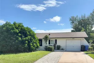 1036 Hope St, Venice, FL 34285 - Photo 2