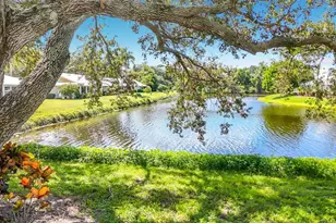 307 Pembroke Ln N, Venice, FL 34293 - Photo 14