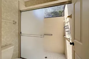 307 Pembroke Ln N, Venice, FL 34293 - Photo 38