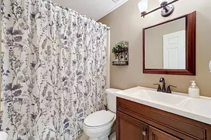 307 Pembroke Ln N, Venice, FL 34293 - Photo 42