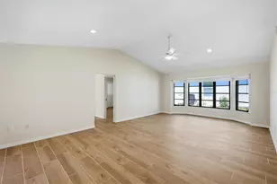 620 Hibiscus Dr, Venice, FL 34285 - Photo 14