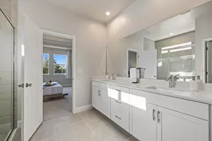 11925 Bohemian Pl, Venice, FL 34293 - Photo 26
