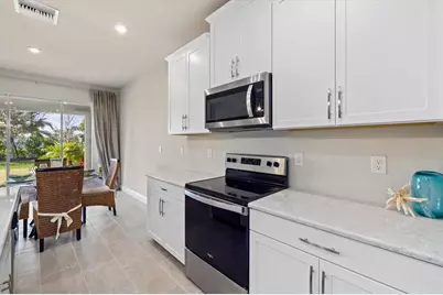 11925 Bohemian Place, Venice, FL 34293 - Photo 16