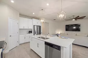 11925 Bohemian Pl, Venice, FL 34293 - Photo 12