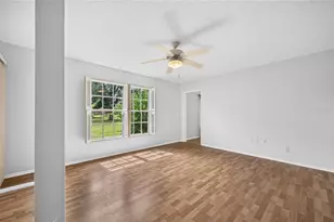 4206 Oakhurst Cir E, Sarasota, FL 34233 - Photo 24