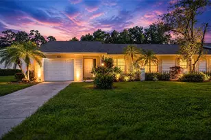 4206 Oakhurst Cir E, Sarasota, FL 34233 - Photo 2