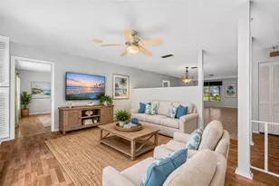 4206 Oakhurst Cir E, Sarasota, FL 34233 - Photo 26