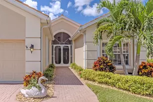 685 Misty Pine Dr, Venice, FL 34292 - Photo 2