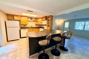225 Magnolia Rd, Venice, FL 34293 - Photo 8