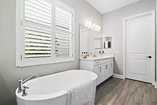 21221 Holmes Cir, Venice, FL 34293 - Photo 40