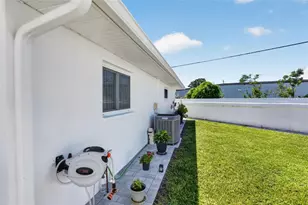 82 Circlewood Dr, Venice, FL 34293 - Photo 34