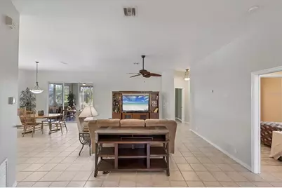 446 Pinewood Lake Drive, Venice, FL 34285 - Photo 8