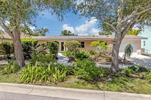 324 Ponce De Leon Ave, Venice, FL 34285 - Photo 2