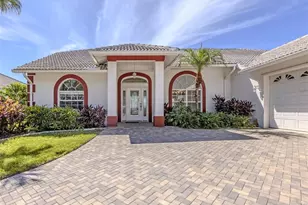 915 Ball Dr, Nokomis, FL 34275 - Photo 4