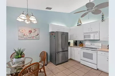 904 Addington Court #204, Venice, FL 34293 - Photo 10