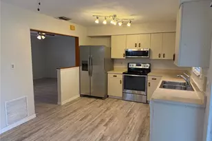 885 Darwin Rd, Venice, FL 34293 - Photo 4