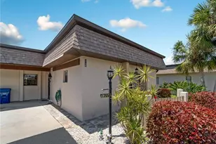 1708 Lakeside Dr, Venice, FL 34293 - Photo 1