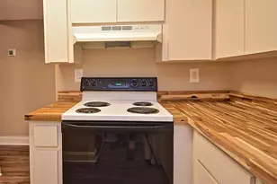2121 Wood St, Sarasota, FL 34237 - Photo 8