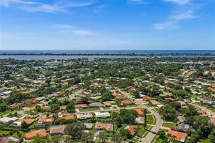 7520 Curtiss Ave, Sarasota, FL 34231 - Photo 4