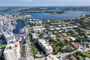 995 La Guna Dr, Venice, FL 34285 - Photo 6