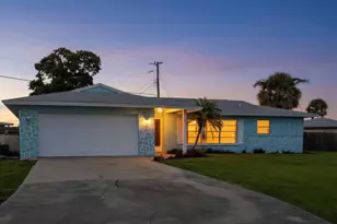 1797 Pomelo Dr, Venice, FL 34293 - Photo 2