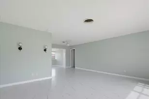 1797 Pomelo Dr, Venice, FL 34293 - Photo 4