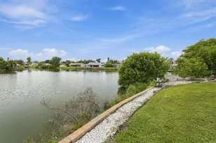 2331 Sandlewood Dr, Venice, FL 34293 - Photo 2