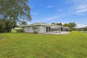 2331 Sandlewood Dr, Venice, FL 34293 - Photo 8