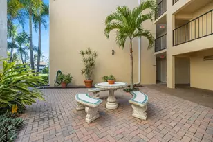 612 Bird Bay Dr S, Venice, FL 34285 - Photo 14