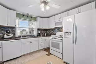 560 Fairmount Dr, North Port, FL 34287 - Photo 6