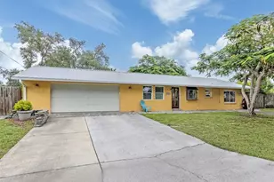 990 Florence St, Nokomis, FL 34275 - Photo 1