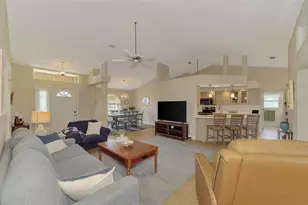 426 Bermuda Isles Cir, Venice, FL 34292 - Photo 10