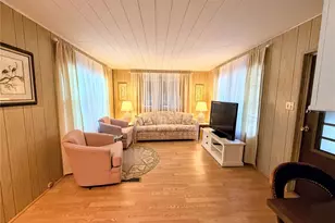 855 S Green Cir, Venice, FL 34285 - Photo 2