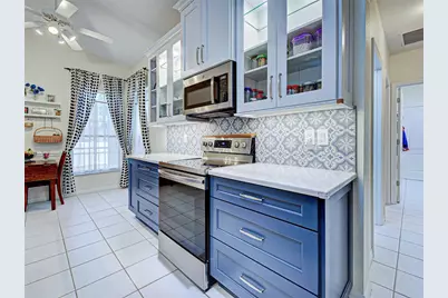 251 Vista Del Lago Way, Venice, FL 34292 - Photo 12