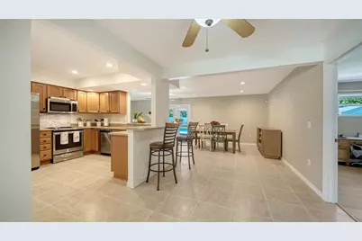 2304 50th Street W, Bradenton, FL 34209 - Photo 8