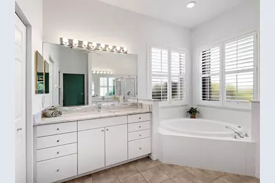 202 Rio Terra, Venice, FL 34285 - Photo 18