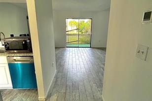 292 Scottsdale Square - Photo 16