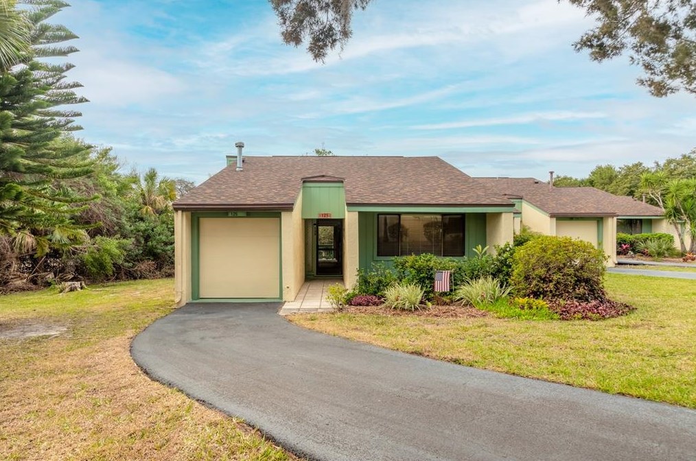 125 Club House Blvd, New Smyrna, FL 32168