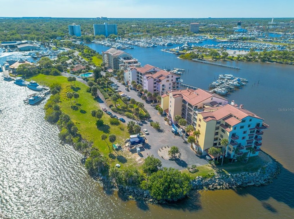 546 Marina Point Dr, Daytona Beach FL  32114-5071 exterior