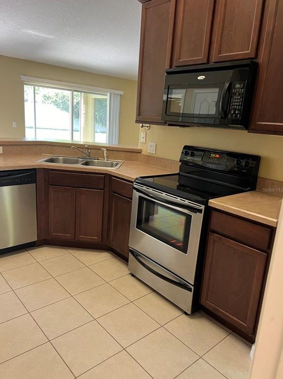 4914 E Lake Cove Blvd, Saint Cloud, FL 34771