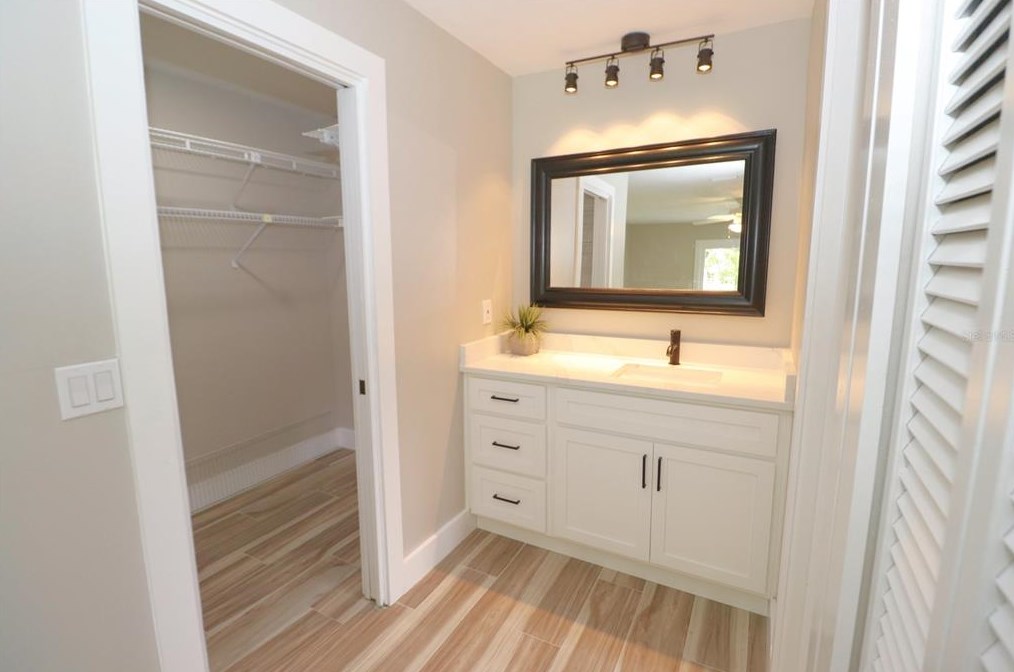 818 Fairway Dr, New Smyrna FL  32168-6117 exterior