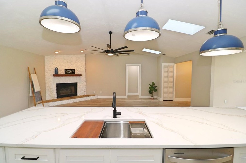 818 Fairway Dr, New Smyrna FL  32168-6117 exterior