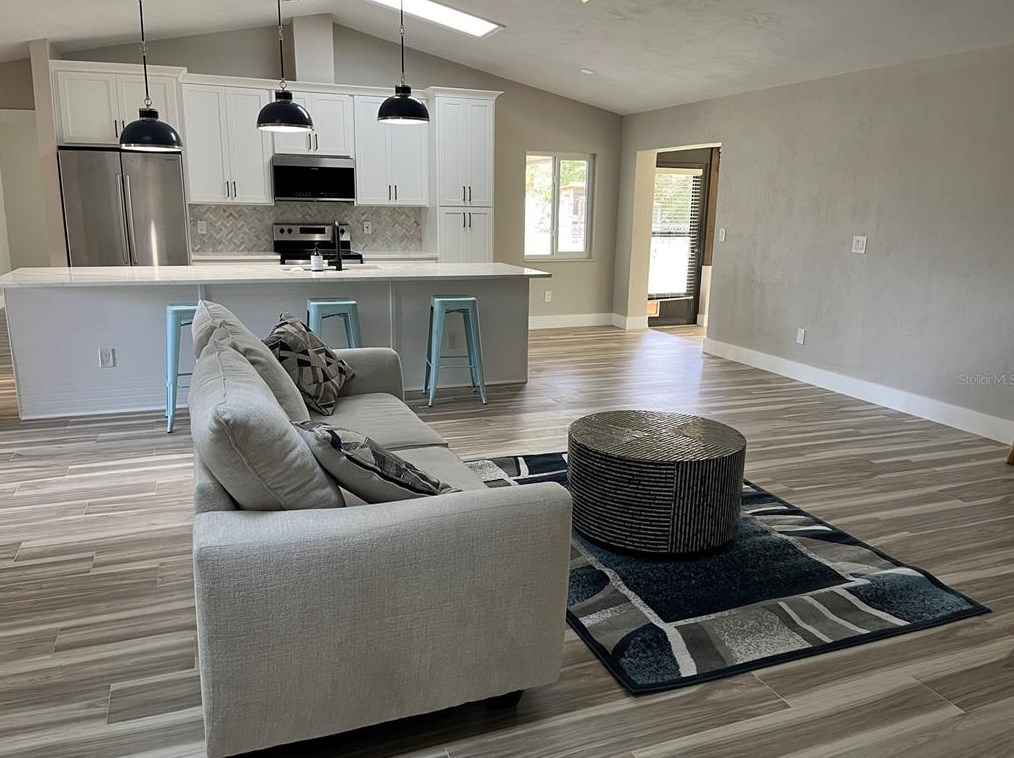 818 Fairway Dr, New Smyrna FL  32168-6117 exterior