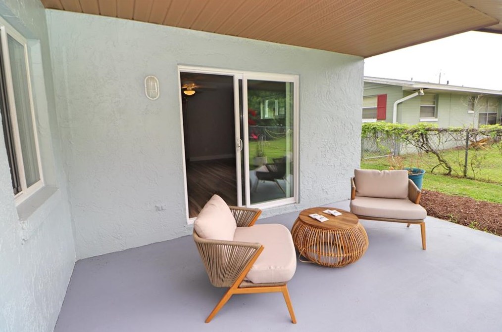 818 Fairway Dr, New Smyrna FL  32168-6117 exterior