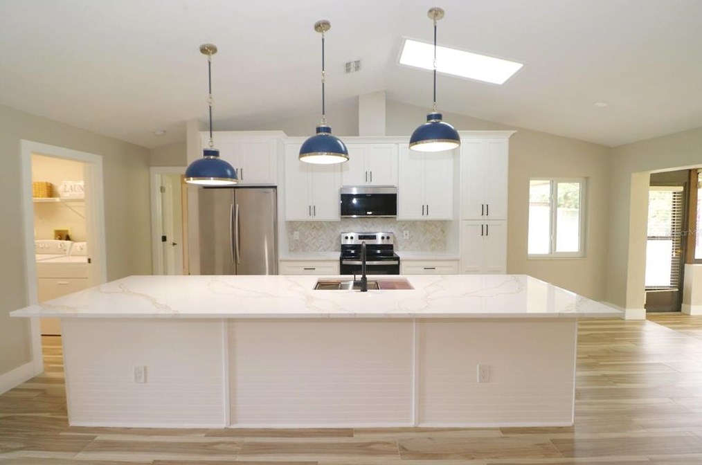 818 Fairway Dr, New Smyrna FL  32168-6117 exterior