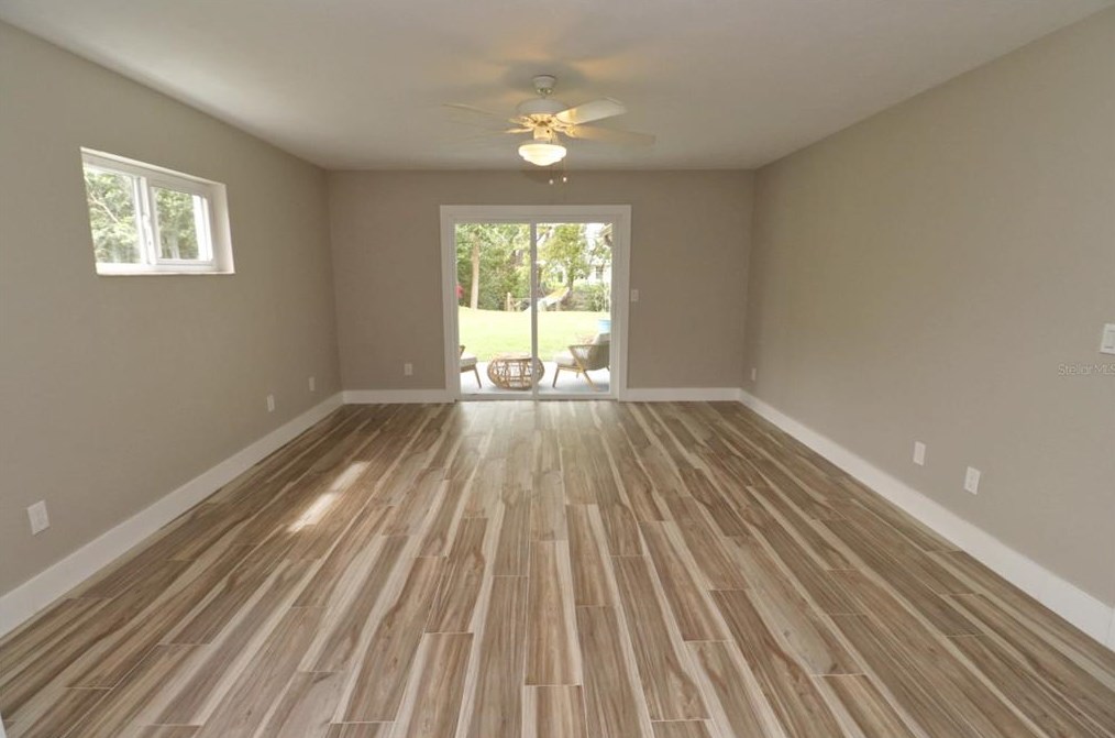 818 Fairway Dr, New Smyrna FL  32168-6117 exterior